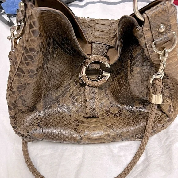 GUCCI Authentic Limited Edition Python Leather Handbag
UltraLuxury Design Piece - Picture 14 of 14